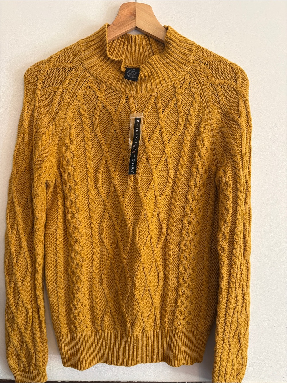 Preswick & Moore Women’s Cable Knit Sweater size MP